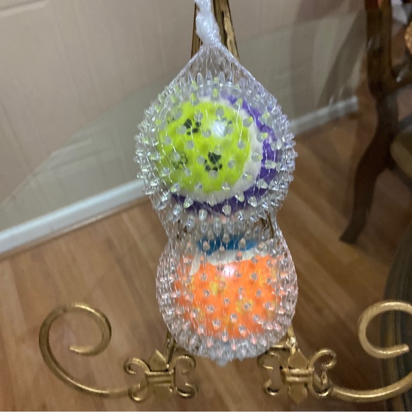 - Brand New Set Of 2 Spiking Ball For Dog. - Picture 4 of 8